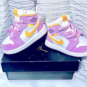 Nike Jordan 1s High Girls 6C Toddler Shoes